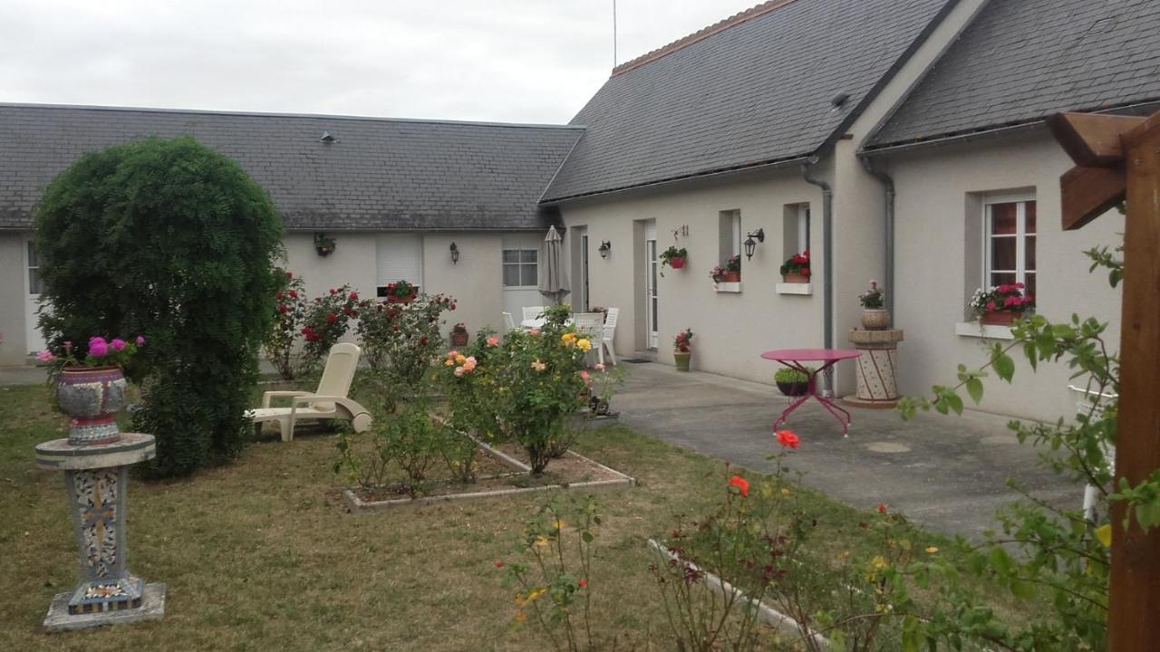 Le Clos Des Roses Civray-de-Touraine Exteriör bild