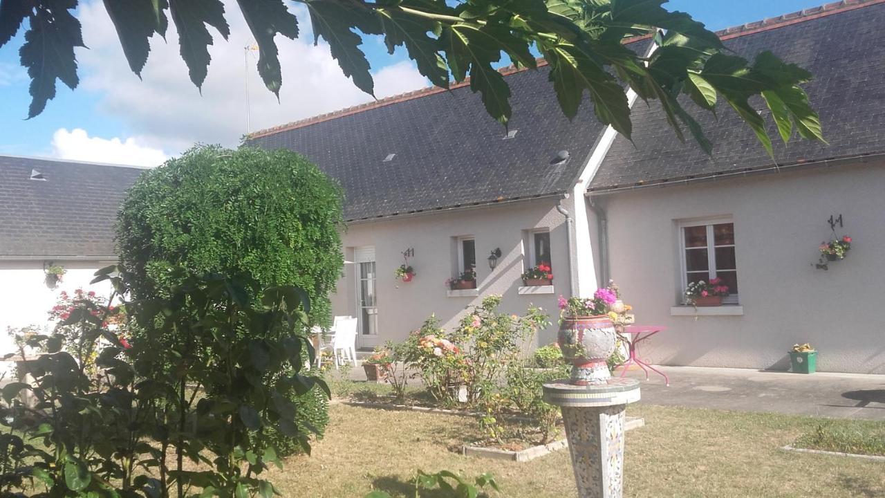 Le Clos Des Roses Civray-de-Touraine Exteriör bild
